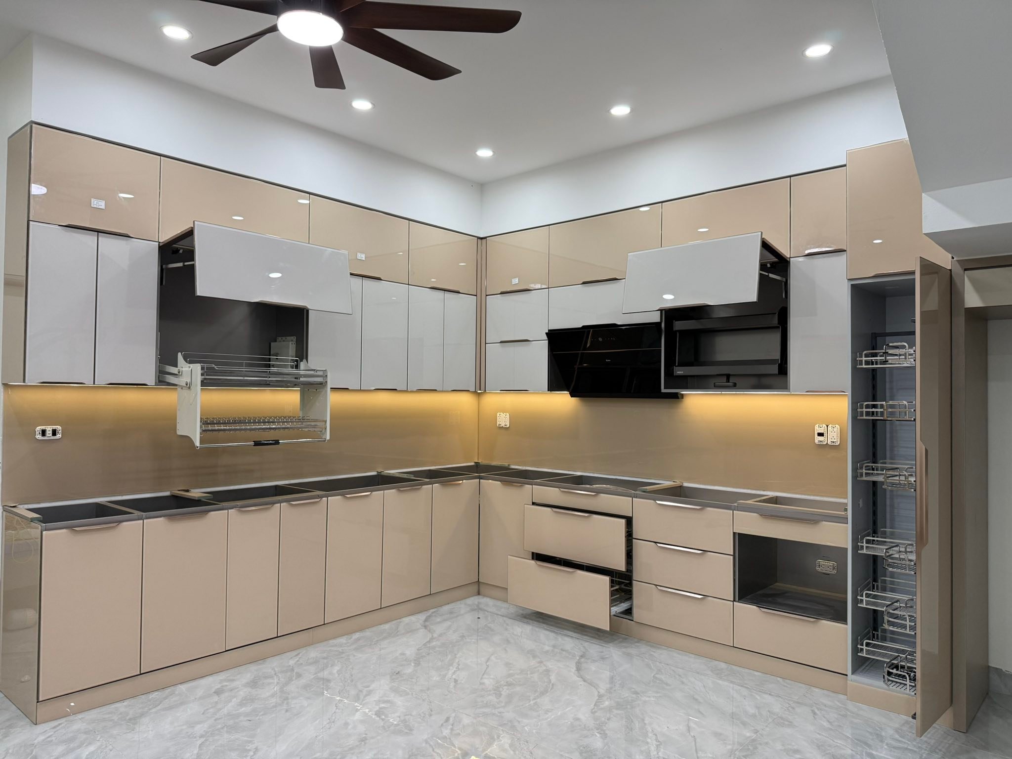 tu-bep-inox-canh-kinh-TB13