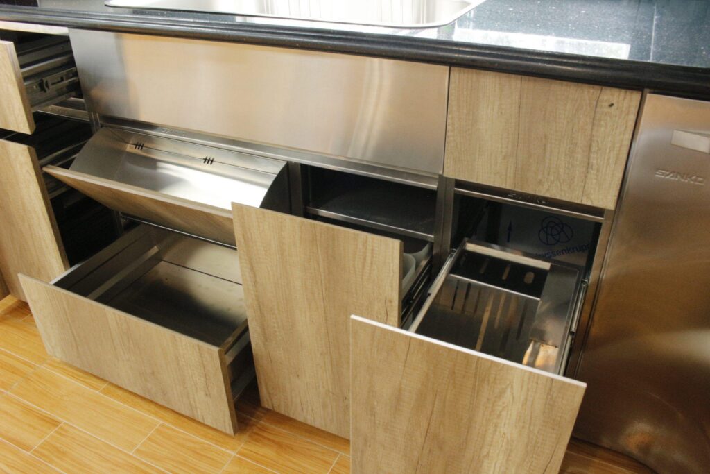Tủ bếp inox cánh gỗ tự nhiên: Sự hòa quyện giữa độ bền và nét cổ điển. Tủ bếp Inox Module, Tủ bếp Inox FIND tu bep inox,canh go tu nhien,bền Tủ bếp inox cánh gỗ tự nhiên