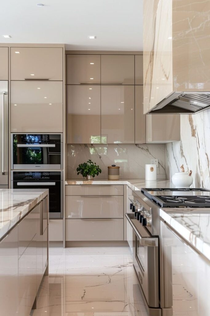 Nên chọn mặt bàn đá Granite hay Marble cho tủ bếp inox? Tủ bếp Inox Module, Tủ bếp Inox FIND đá Granite Đá Marble vân mây mang lại vẻ đẹp sang trọng đỉnh cao cho gian bếp nhưng đòi hỏi sự chăm sóc kỹ lưỡng.