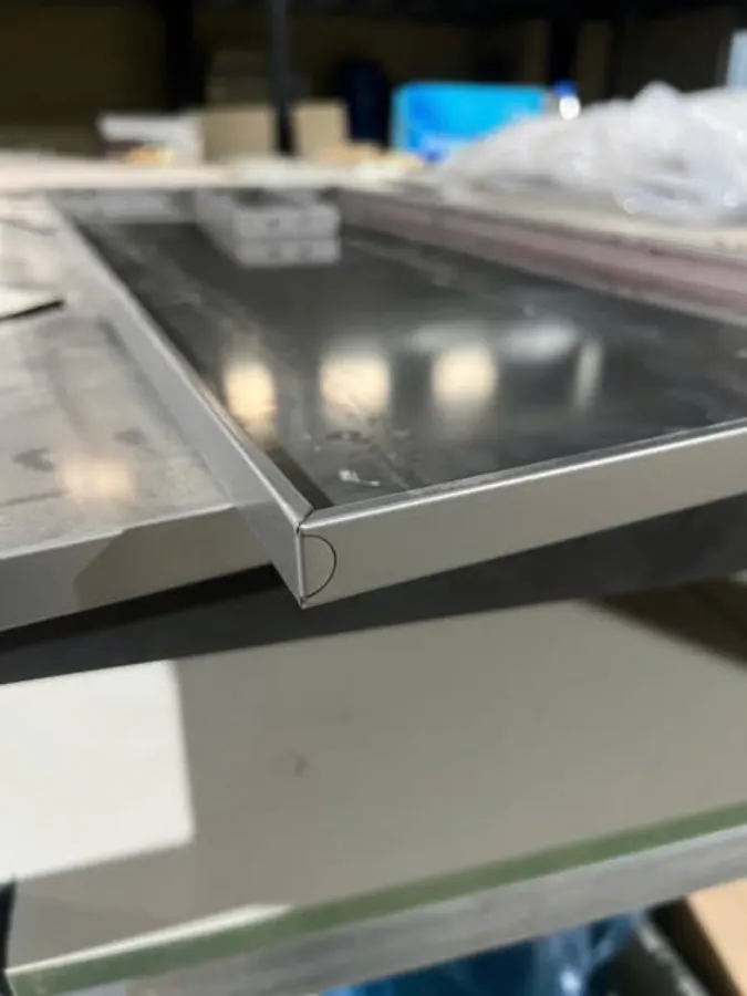 Tìm hiểu về kỹ thuật hàn TIG trong gia công tủ bếp inox cao cấp. Tủ bếp Inox Module, Tủ bếp Inox FIND tu bep inox,tubepinox,han TIG Cấu tạo các nếp chấn gấp dập gờ cơ khí vuông vức của hệ module tủ bếp Tủ bếp Find