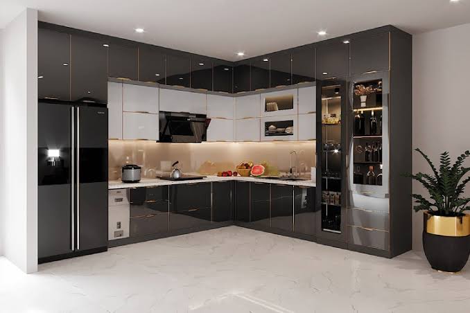 Tủ bếp inox cánh kính hiện đại sở hữu độ bền vượt trội nhưng vẫn cần bảo trì định kỳ để duy trì công năng tối đa..