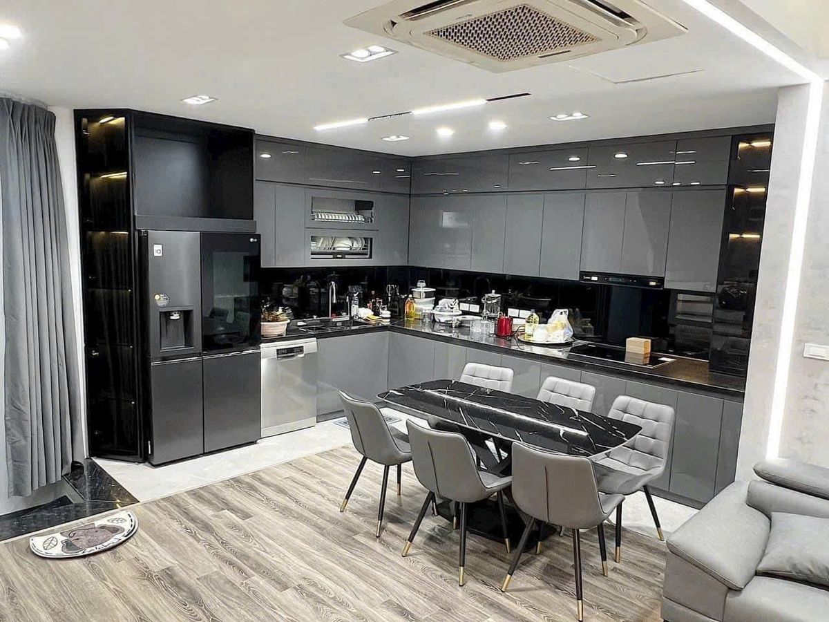 Câu chuyện khách hàng: "Tôi đã thay đổi hoàn toàn nhờ tủ bếp inox"